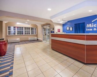 Microtel Inn & Suites by Wyndham Miami - Miami - Rezeption