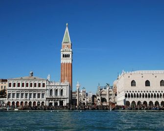 Hotel Lux - Venecia