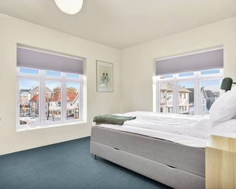 Central Guest House - Bedroom with en suite Bathroom - Stavanger - Yatak Odası