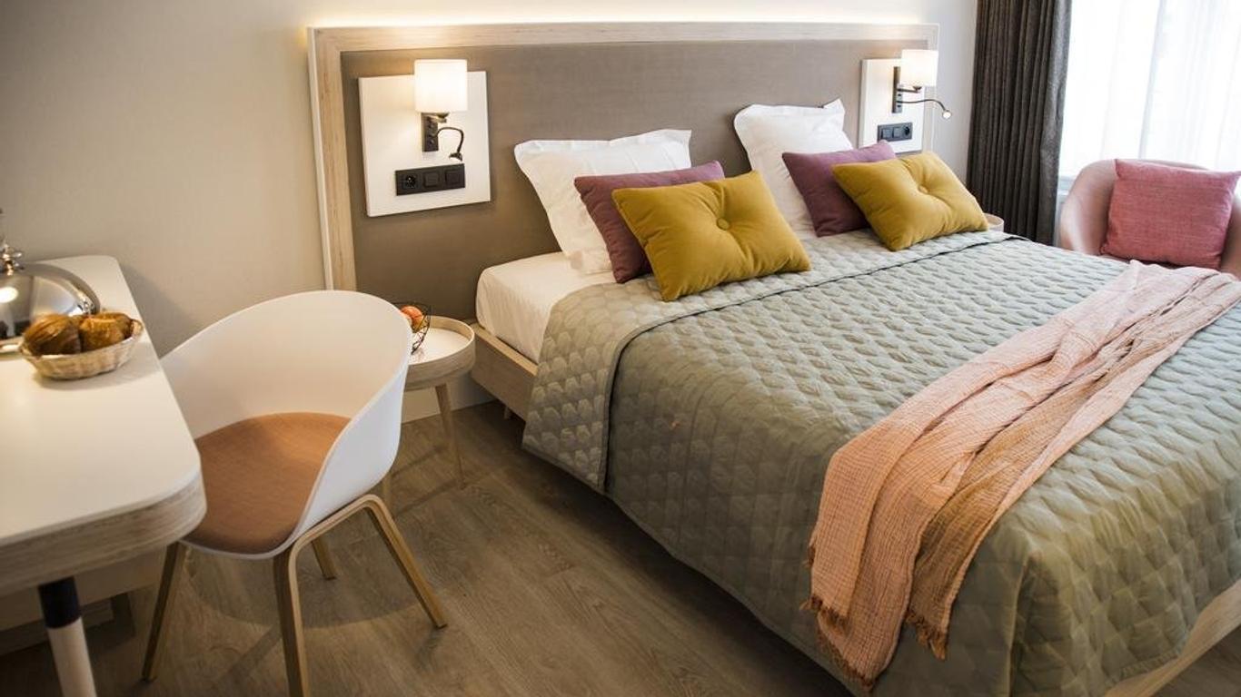 Abc Hotel