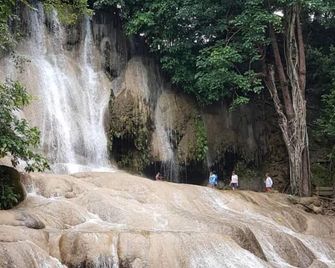 Blue Mountain Resort - Sai Yok
