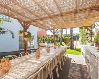 Retreat Villa (MiniGolf, Hot tub, Sauna) max 38 ppl - Oeiras - Patio