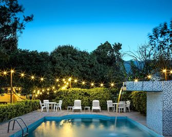 CostaBela Apart Hotel e Pousada - איליאבלה - בריכה