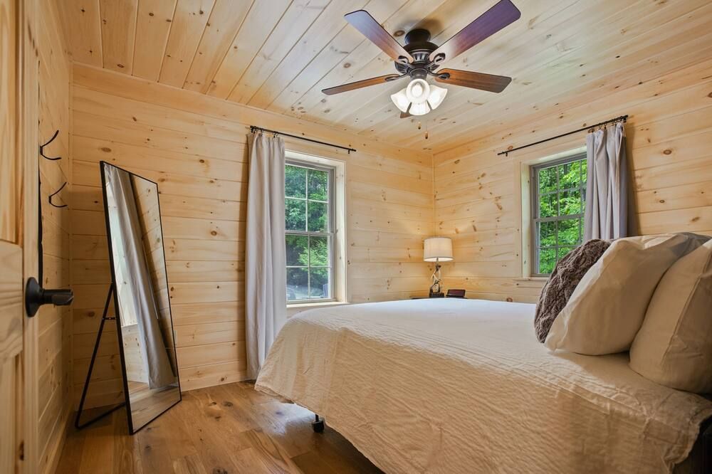 Maplewood Haven | Hot Tub, Outdoor Tv, Turf + Patio!