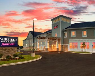 فيرفيلد إن آند سويتس باي ماريوت كايب كود هيانيس - هيانيس - مبنى