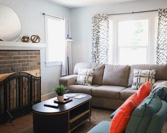 Cozy Comfort Minutes From Downtown Klama - Klamath Falls - Sala de estar