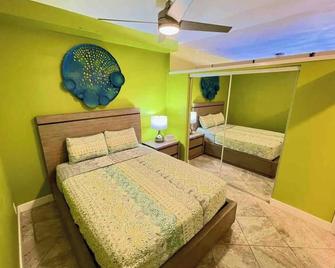 Couples Getaway 1bed 1bath Condo In Red Hook - St. Thomas Adası - Yatak Odası