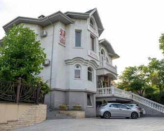 Diplomat Club Hotel - Chisinau - Gebouw