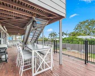 Hillcrest House - A Poolside Retreat on the Coast - Scarness - Restaurant