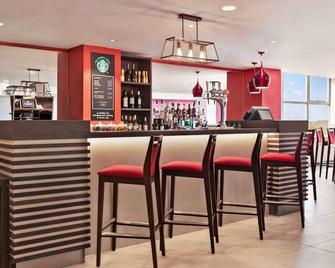 Ramada by Wyndham East Kilbride - Glasgow - Bar