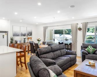 Olinda Two Bedroom Apartment - B2 - Olinda - Living room