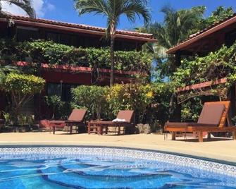 Massai Apartments #9 sleeps 3 - Santa Cruz - Piscina