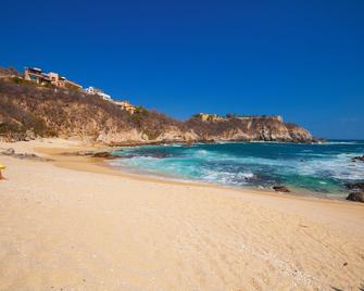 Coral Blue Hotels & Resorts - Santa Cruz Huatulco - Playa