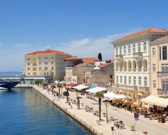 Valamar Riviera Hotel & Residence - Poreč - Näkymät ulkona