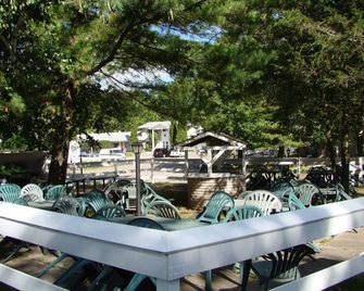 Colonial Resort-1000Islands - Gananoque - Patio