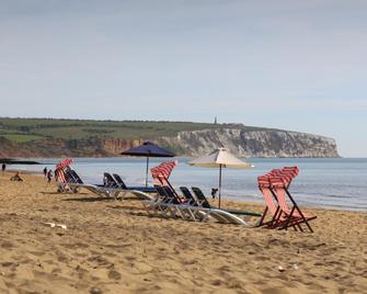 Bayshore Hotel - Sandown - Beach