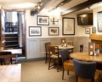 The Green Dragon - Marlborough - Restaurace