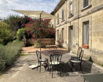 Maison de Campagne - La Belle Claudine - Laruscade - Patio