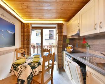 Miramonti - Valtournenche - Kitchen