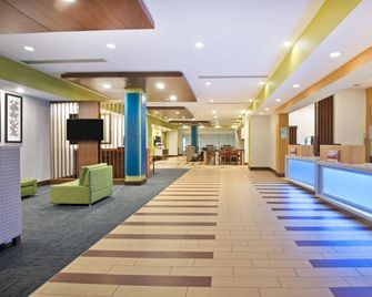 Holiday Inn Express & Suites Uniontown By IHG - Uniontown - Lobby