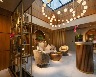 The Biltmore Hotel Villas, Dubai - Dubai - Lobby