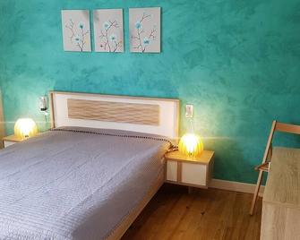 Les Trois Pins - Thizy-les-Bourgs - Chambre