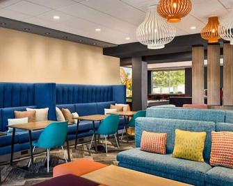 Tru by Hilton Stockbridge - Stockbridge - Lounge