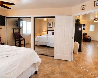 1 bdr guest home in Oro Valley! Mtn views, hot tub - Oro Valley
