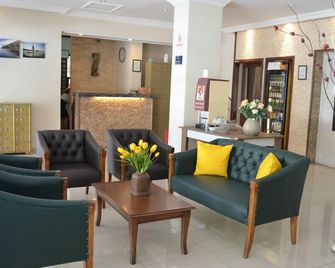 Kleopatra Carina Hotel - אלניה - לובי
