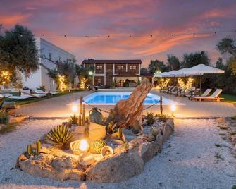 Li canali reali - Mesagne - Pool