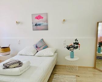 Beautiful 2-Room Apartment In Guéthary Access Beach Village Shops On Foot! - Guethary - Chambre