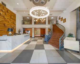 Best Western Plus Mill Creek Inn - Salem - Lobby