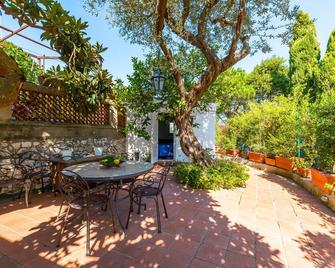 Capri Turquoise by Napoliapartments - Capri - Patio