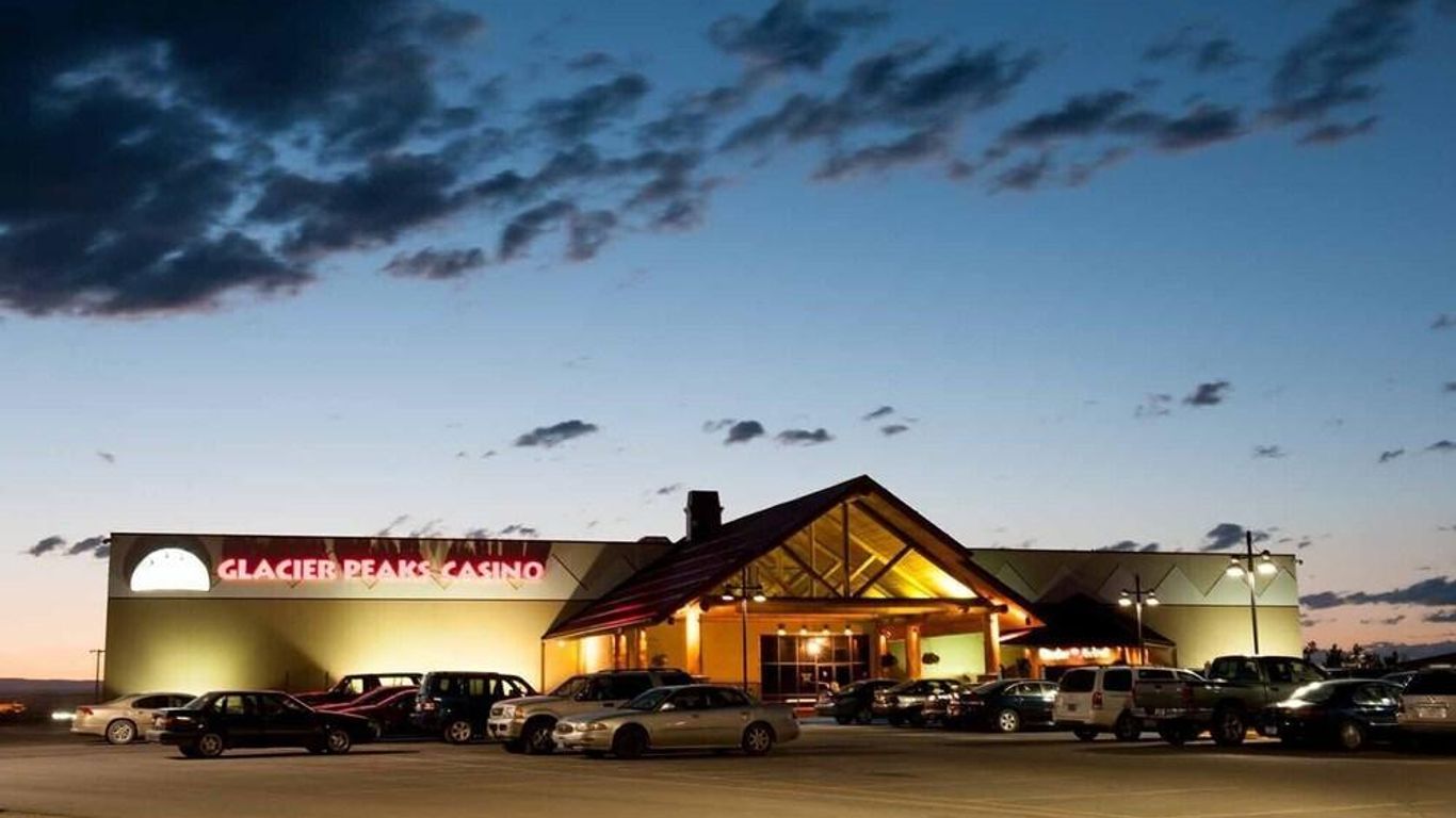 Going To The Sun Inn And Suites