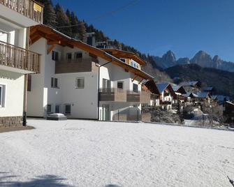 Vacation apartment for vacation in the heart of the Dolomites - Nova Levante - Building