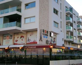 Apatments 'Blue View ' - Larnaca - Building