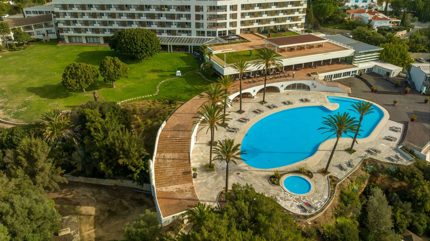 ペスターナ アルヴォル プライア ビーチ & ゴルフ ホテル