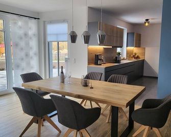 Vacation home 1 with sauna and whirlpool - Feuchtwangen - Їдальня