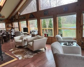You Can't Beat the Mountain Views from Sunset Ridge -Privacy and Seclusion! - Mathias - Lounge