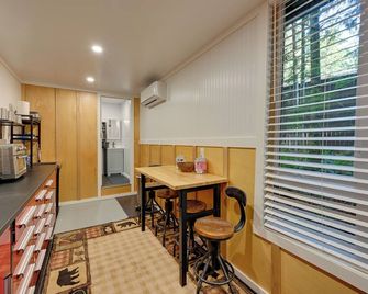 Carbonado Studio with Deck and Blackstone Griddle! - Buckley - Comedor