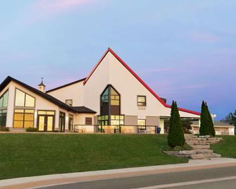 Days Inn by Wyndham Kingston - Kingston - Rakennus