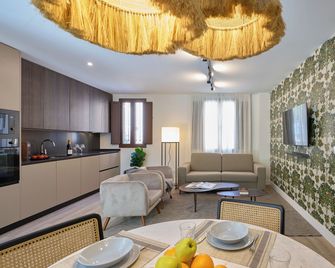 Casa Pizarro, by Homing U - Seville