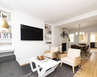 Midcentury Modern Getaway Prime Location - Annapolis - Sala de estar