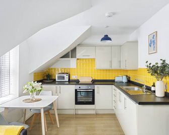 88A Albany Road - Cardiff - Kitchen