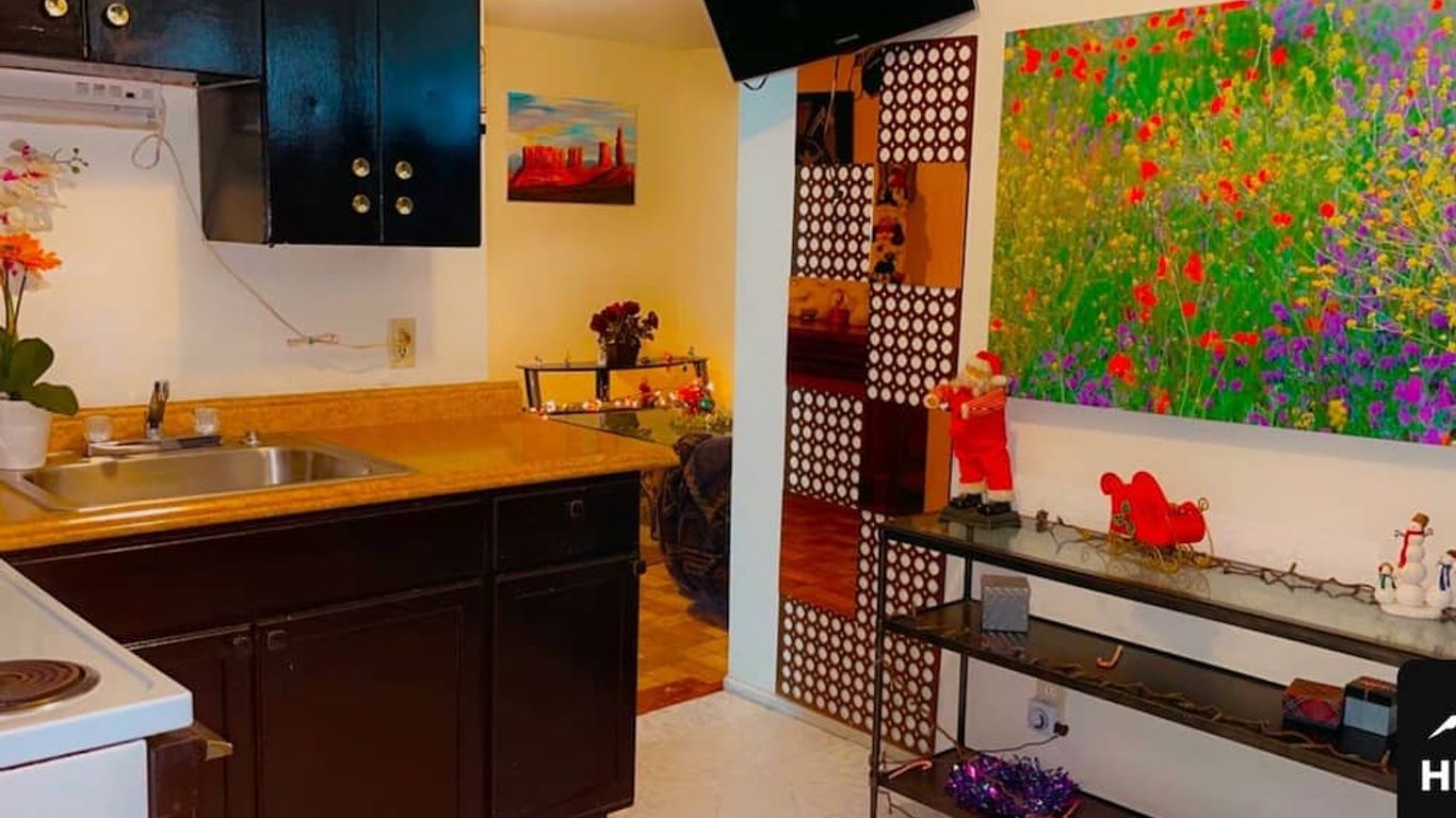 The Yellow Penthouse Llc