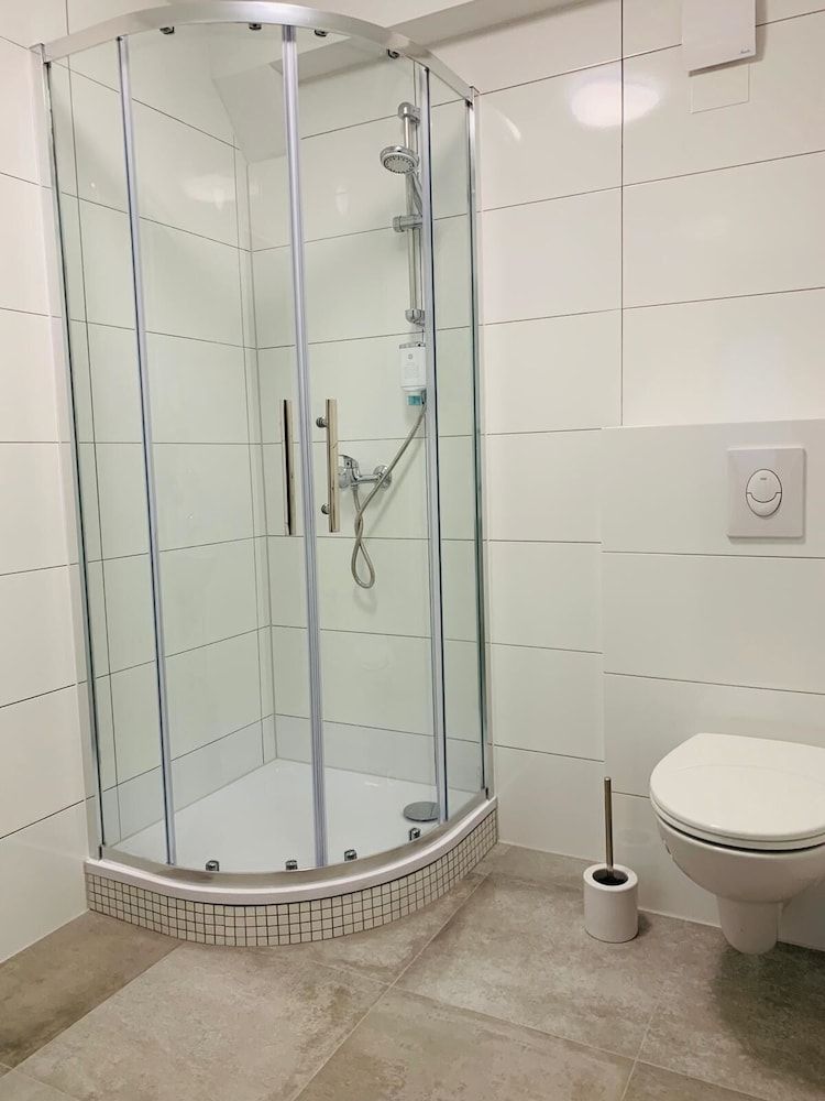 Checkinn Hotel - Bad Salzuflen - Badkamer