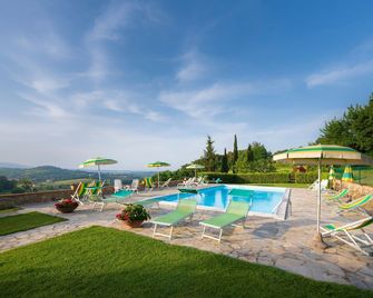 Lovely cottage with outdoor patio and small terrace. Panoramic pool and bbq. - Casole d'Elsa - Piscina