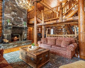 Rundlestone Ridge | 13-Person Hot Tub | Ski-In/Out - Panorama - Huiskamer