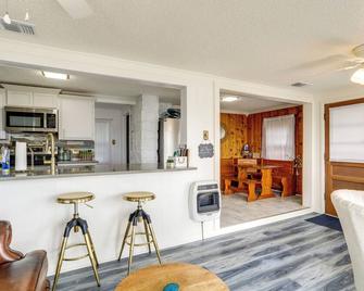 Norfork Lake Views Home With Deck In Hen - Henderson - Bar