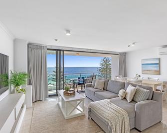 Northwind Beachfront Apartments - Mooloolaba - Living room